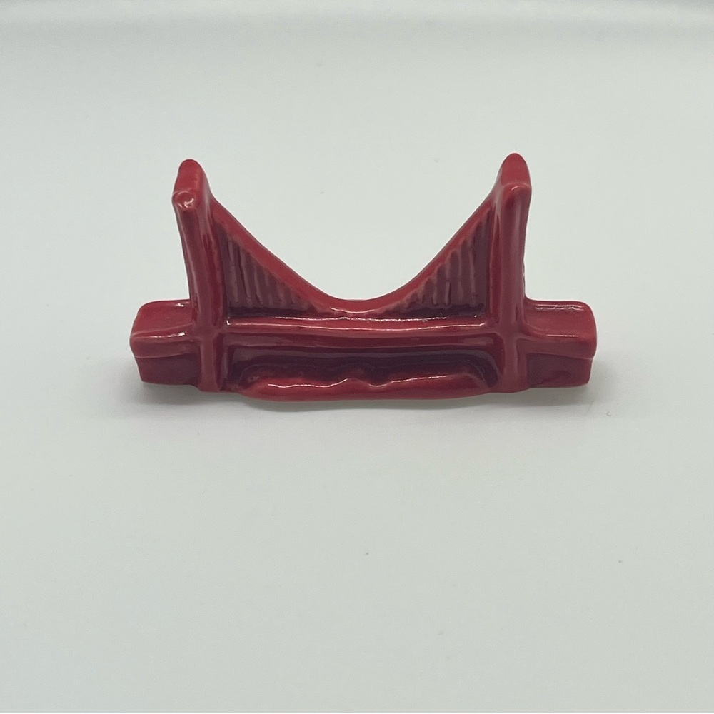 Wade Whimsies Red Rose Tea World Monuments Series Golden Gate Bridge Figurine